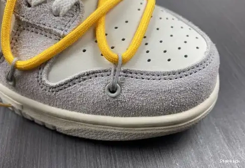 DJ0950-109 O-W Low Nike 39 Dunk Lot 0524